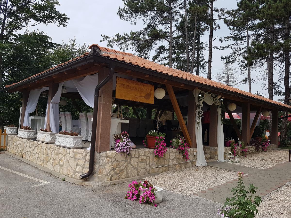 Restoran&Motel And Apartmants Lovacka Prica Tesanj Экстерьер фото